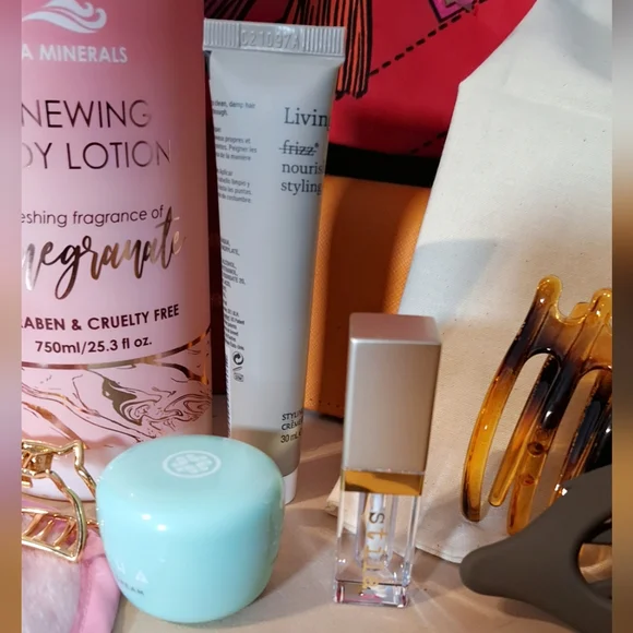 π25 PC TLC BEAUTY BUNDLEππππ - Picture 9 of 17